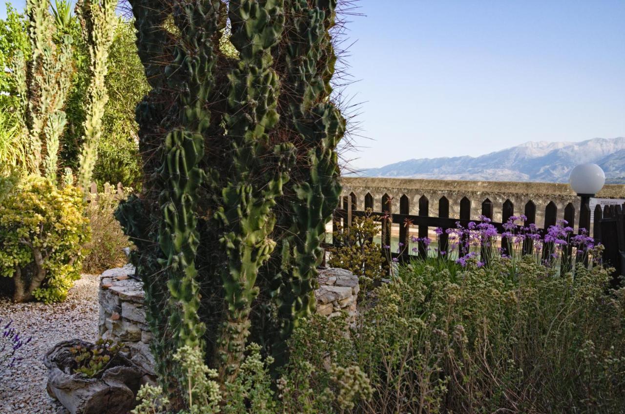 מגאלה קורפיה Villa Athina מראה חיצוני תמונה